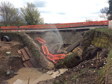 collapsed road  howden