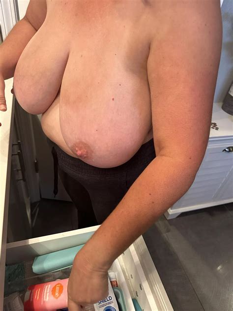 Hanging Low Nudes Naturalgirls NUDE PICS ORG