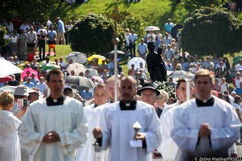 Slavimo Blagdan Velike Gospe Ili Uznesenja Bla Ene Djevice Marije