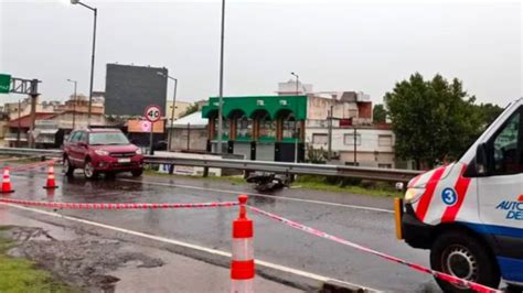 Acceso Oeste Una Persona Muri Tras Un Choque Entre Una Camioneta Y