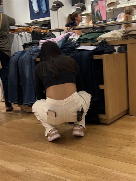 Slim Mexican Latina Squatting And Working Part 2 Oc Spandex Leggings Yoga Pants Forum