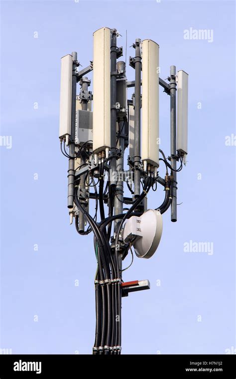 Mobile Phone Antenna dishes telecommunications equipment Stock Photo - Alamy