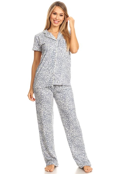 Luxury Women's Pajamas Clipart | semashow.com