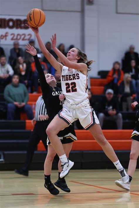 Tiger Girls Cruise In Postseason Opener Serving Minden Gardnerville