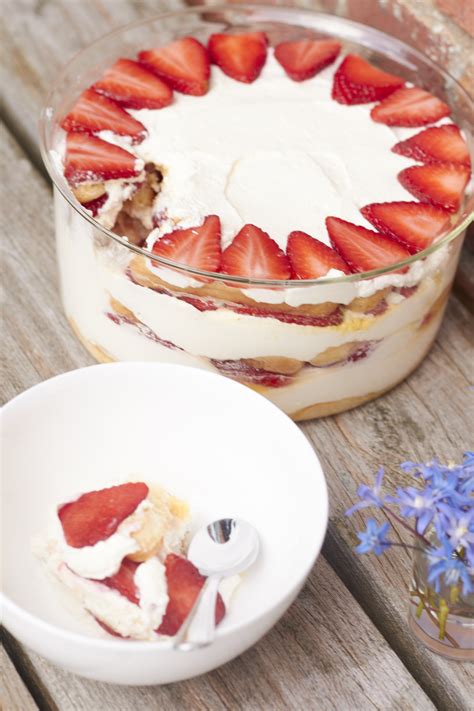 Ein sommerliches Rezept für Erdbeer Tiramisu tastesheriff