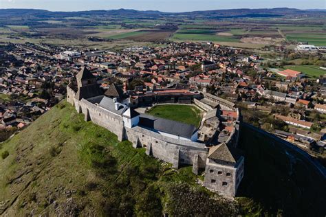 Die erneuerte Burg Sümeg wurde eingeweiht