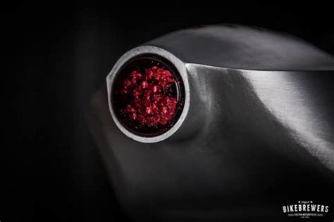 Bmw S R Naked By Vtr Customs Bikebrewers