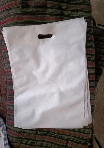 Plain White Non Woven D Cut Bag For Shopping At Rs 150 Kg In Palwal