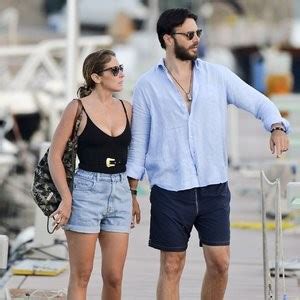 Maria Elena Boschi Giulio Berruti Display PDA In Porto Ercole 49