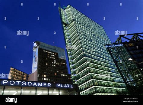 Edificio Alto En Potsdamer Platz Fotografías E Imágenes De Alta