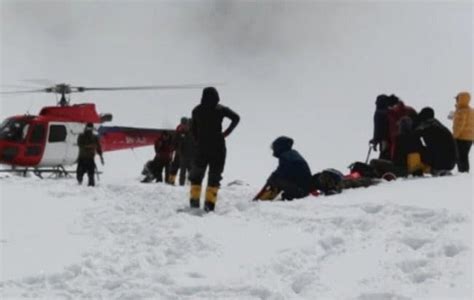 Nbcs Richard Engel Documents Deadly Mount Everest Avalanche A Story