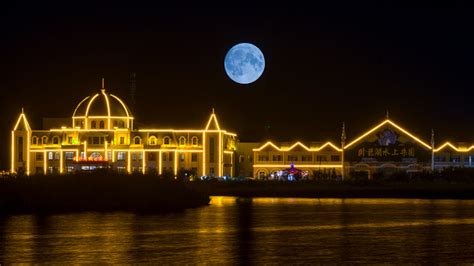 Superluna sau Luna albastră pe 30 august 2023 De ce este cea mai mare