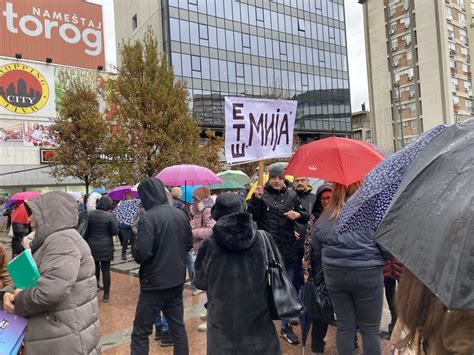 Danas Stolica Sutra Pesnica Poru Ili Prosvetni Radnici S Protesta