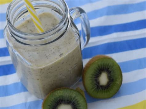 Smoothie Banane Kiwi Au Lait D Amande Recette Par Maman A D Borde