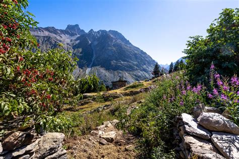 Travers Des Lacs Par L Alpe Du Pin Grand Tour Des Ecrins