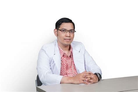 Dr N Indra Bayu Sp M KLINIK MATA EDC