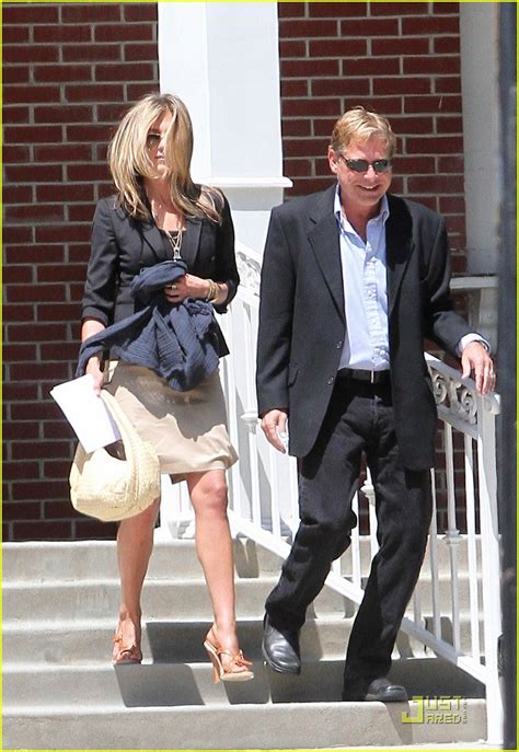 Jennifer Aniston Is All Business Beautiful Photo 2464558 Jennifer