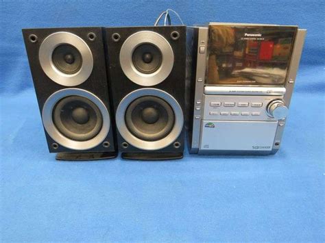 Panasonic 5-disc CD player with speakers - AAA Auction and Realty