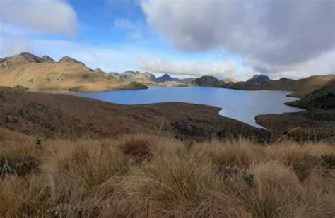 Laguna De Parcacocha Desde Papallacta Ecuador Y Aventura