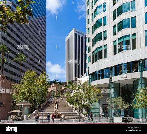 Bunker Hill Steps Bank Of America And Us Bank Tower Entrance In