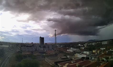 Avanço de chuva intensa em Caicó RN Confira o vídeo exclusivo Clima