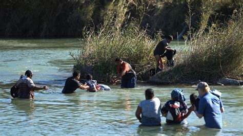 Autoridades Advierten A Los Migrantes Sobre Los Riesgos De Morir Ahogados Tratando De Cruzar El