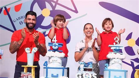 Gusttavo Lima Surge Andressa Suita E Os Filhos Na Web