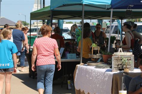 Farmers Market Is A Community Event In Kansas Town Kansas Living Magazine