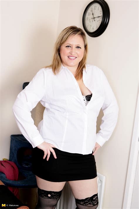 British Chubby Housewife Playing With Herself Porn Pictures XXX Photos Sex Images 3001791