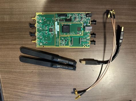 Ettus Research Usrp B210 Software Defined Radio Sdr With 2 Antennasの