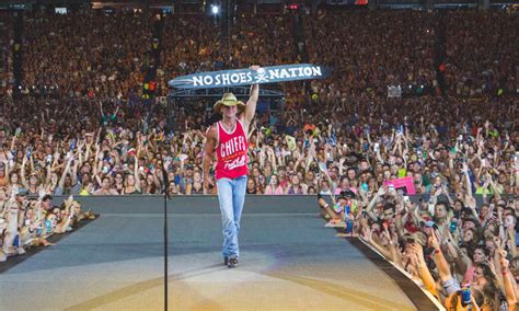 Kenny Chesney Details 2022 Summer Tour The Music Universe