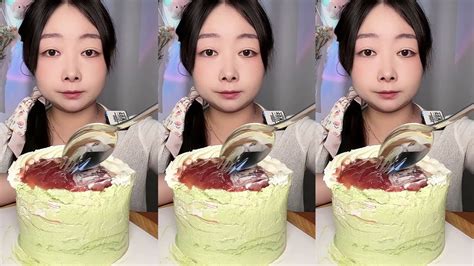 Asmr🍰eat Red Dragon Fruit Cream Cake 🍰 Soft And Waxy Sound 크림 케ց 먹방 Mukbang Satisfaction Youtube