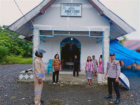 Jajaran Polres Banggai Jaga Gereja Pada Hari Kenaikan Yesus Kristus