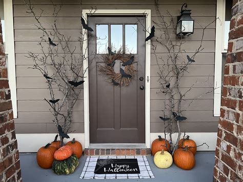 How To Decorate Your Front Porch For Halloween — Miss Annies Home Kitchen