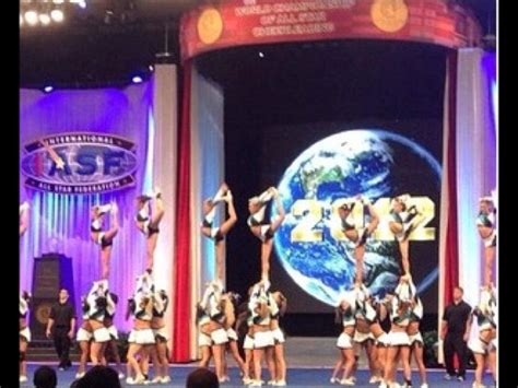 Cheer Extreme Senior Elite - YouTube