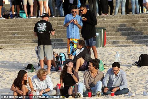 Australia New Years Day 2023 Revellers Continue Nye Celebrations At Bondi Beach Sydney Daily