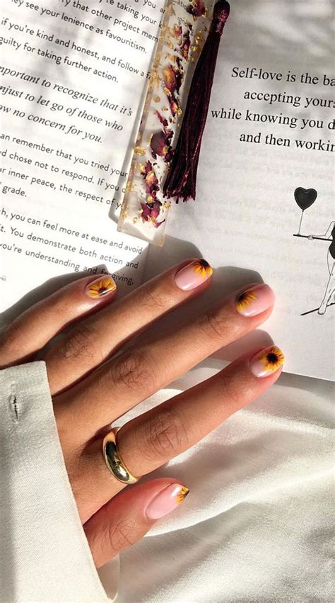 Short Summer Nails Sunflower Sheer Short Nails