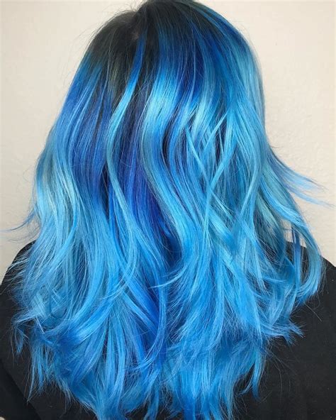 Azul Em Cabelos Coloridos Bright Blue Hair Vivid Hair Color Pretty