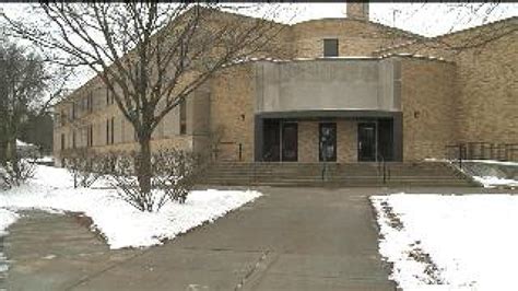 Dixon school board votes to close elementary school | wqad.com