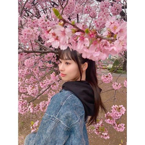 井本彩花さんのインスタグラム写真 井本彩花Instagram 最近暖かくなってきましたね 本日 春分の日を境に 夏に向け