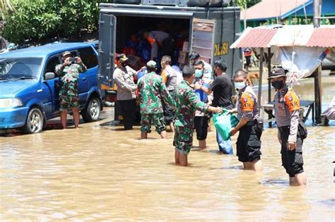 Bantuan Mengalir Ke Korban Banjir Di Katingan RadarSampit