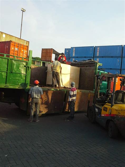 Memperkenalkan Jasa Sewa Mobil Angkutan Pick Up Dan Truk Di Surabaya