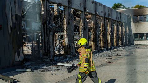 Abgebrannte Feuerwache In Hessen Sorgt F R Welle Der Solidarit T