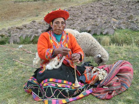 Incan woman | Machu picchu, Galapagos, Sacred valley