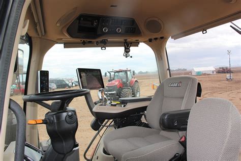 Case IH debuts the AFS Connect Magnum tractor - Grainews