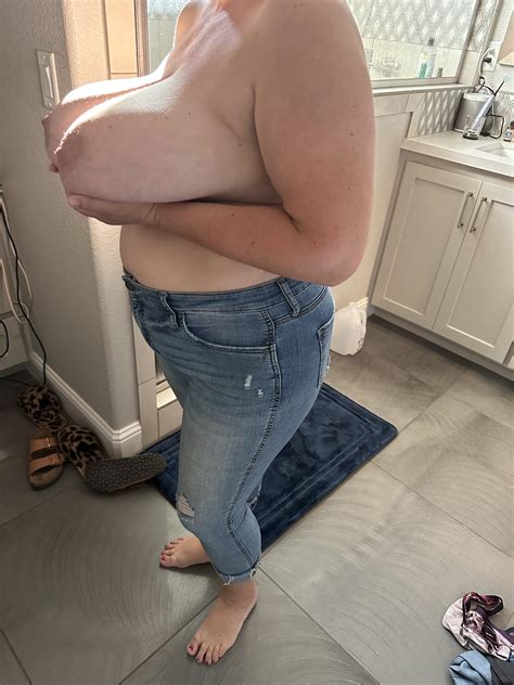 Side Tits And Toes R Humongouschests