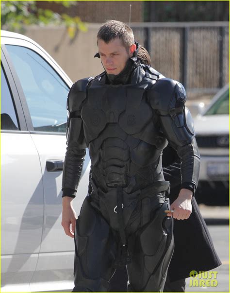 Joel Kinnaman: 'Robocop' Motorcycle Scenes!: Photo 2742796 | Photos ...