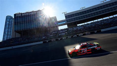 Martin Truex Jr. clinches Championship 4 berth at Texas | NASCAR.com