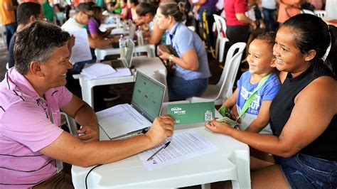 Governo De Goi S Entrega Mais Cart Es Do Aluguel Social Ag Ncia