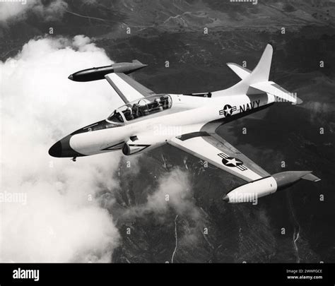 Lockheed T2v Seastar Hi Res Stock Photography And Images Alamy